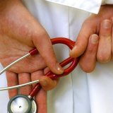 Les coûts de la santé ont beaucoup augmenté dans les cabinets médicaux. KEYSTONE/DPA-Zentralbild/PATRICK PLEUL